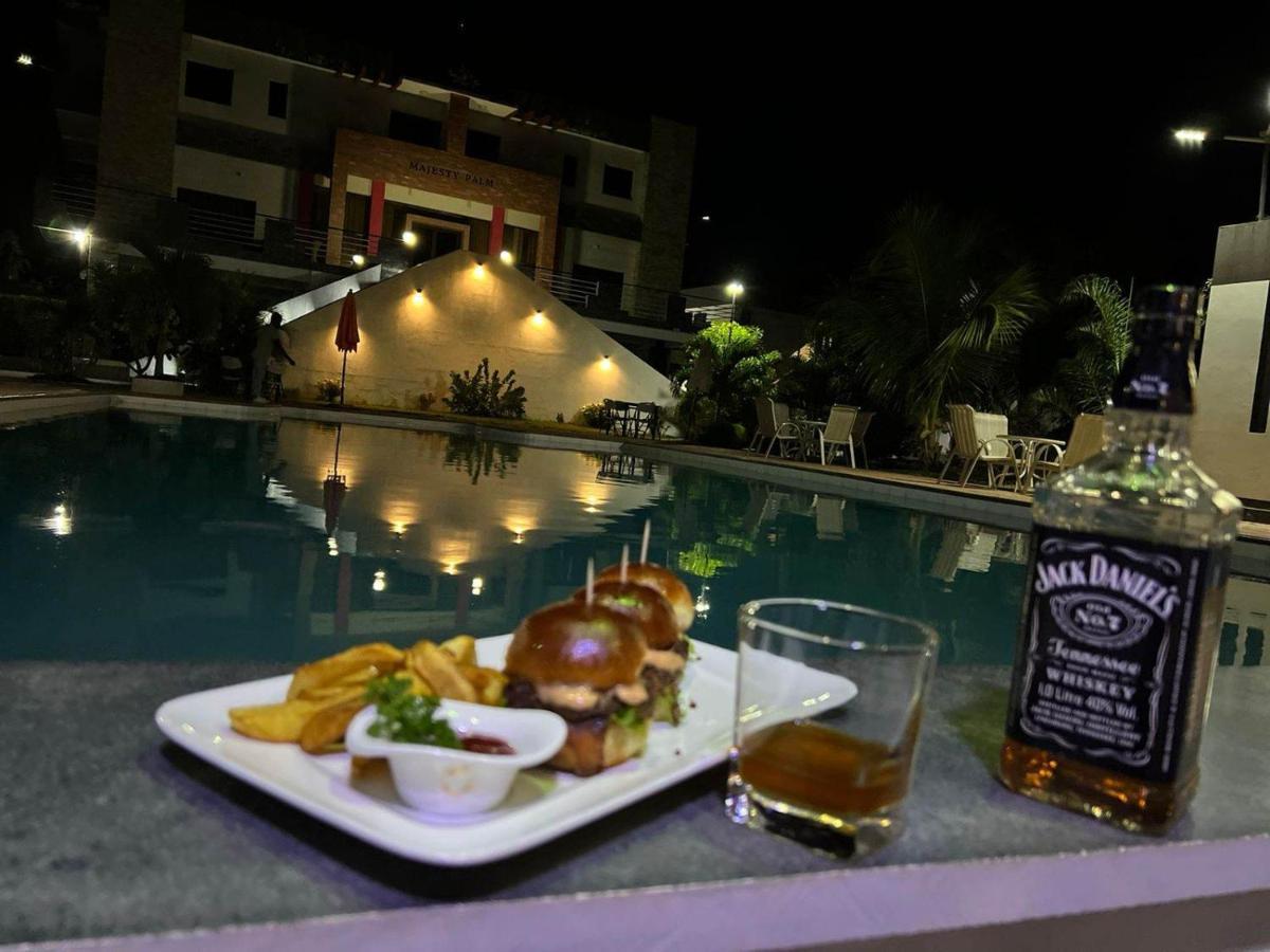Majesty Palm Resort Mahajanga Buitenkant foto